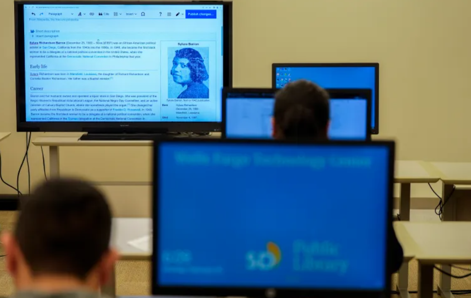 马斯克推出人工智能版维基百科Grokipedia