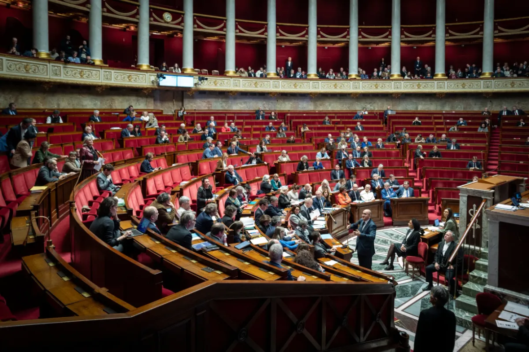 国民议会通过“小包裹2欧税”