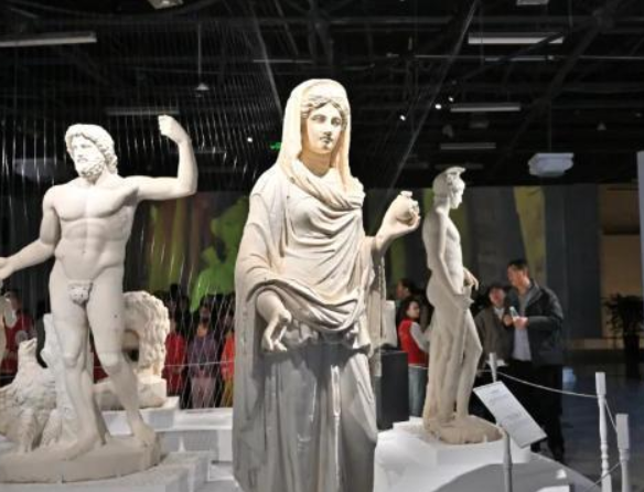 乔治斯·斯泰里斯：希腊与中国，两大古文明的初识