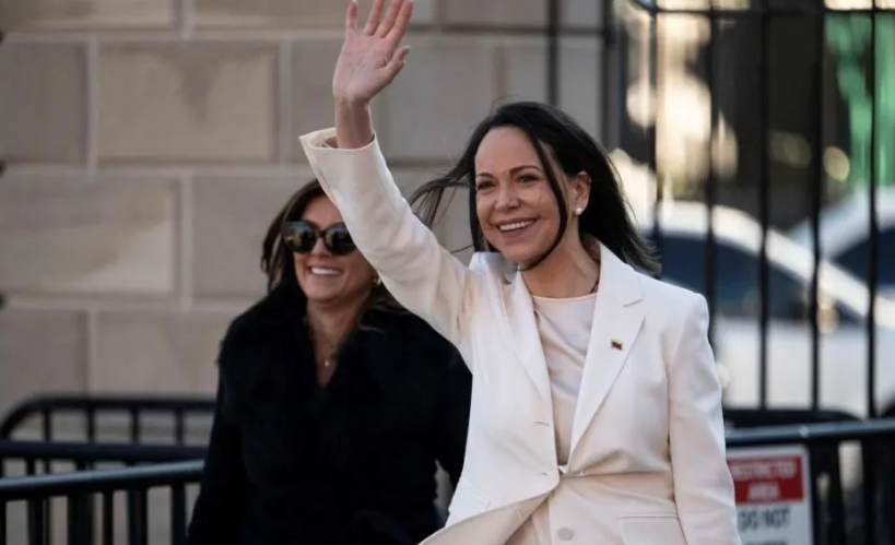 委内瑞拉诺贝尔和平奖得主向特朗普颁发奖章