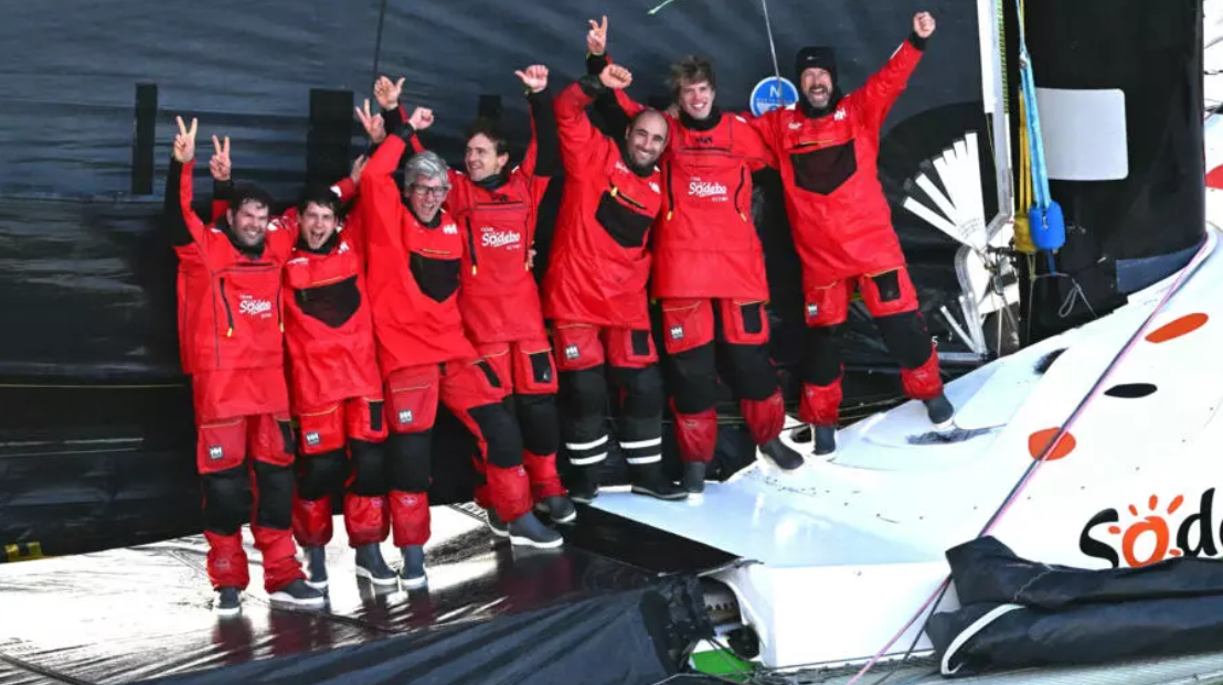 帆船：法国航海家托马斯·科维尔及其船员们打破环球航海绝对纪录