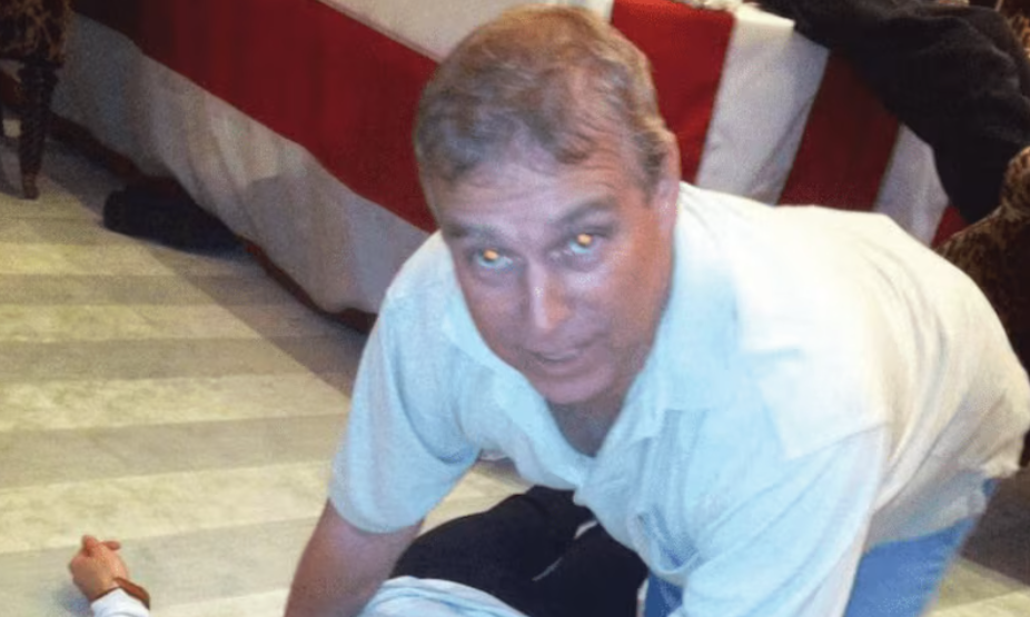 新近公布的爱泼斯坦文件披露了他与前安德鲁王子的友谊细节