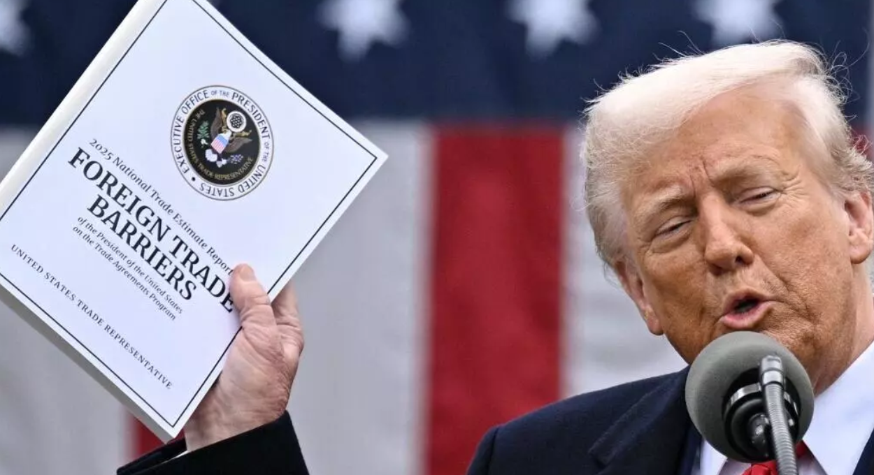 美民主党“狙击”特朗普：将阻止任何延长关税企图，力推强制退款方案