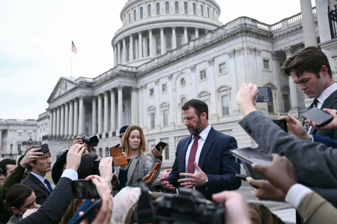 特朗普解雇国土安全部长克里斯蒂·诺姆