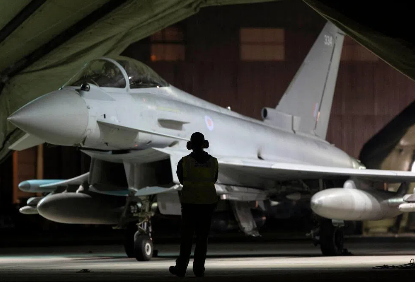 英国增派四架“台风”战斗机 加强卡塔尔及周边地区防御